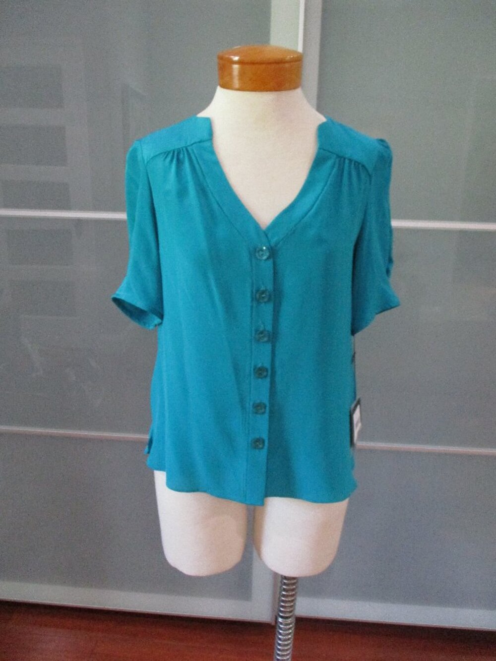 Nanette Lepore Short Sleeve V-Neck 100% Silk "Klassy Kats Top"